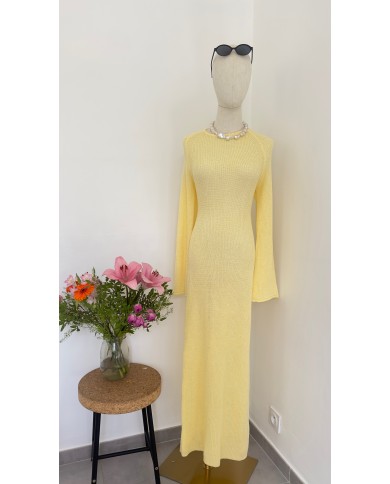 ROBE LONGUE EN MAILLE JAUNE
