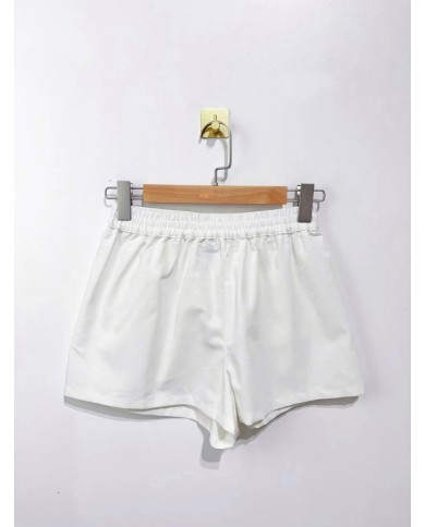 SHORT EN LIN BLANC